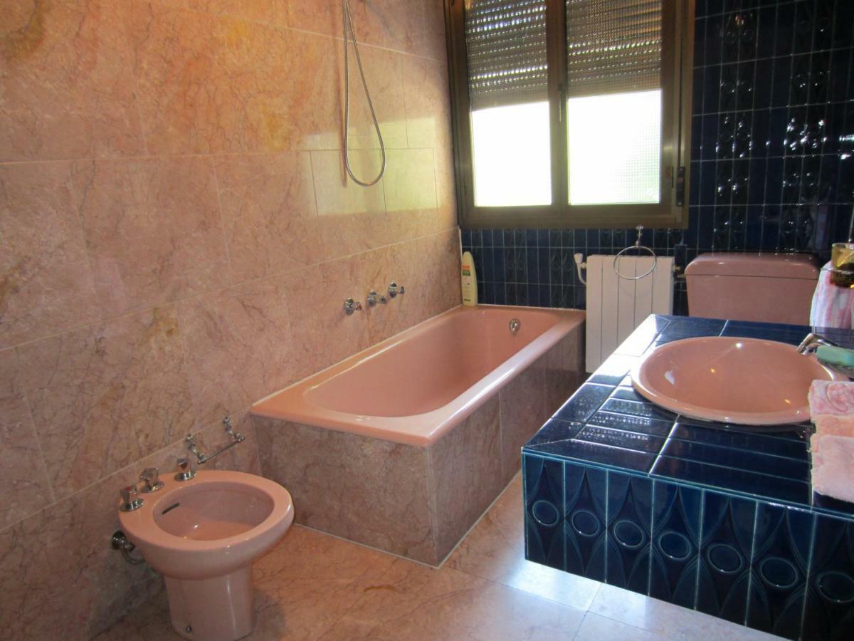 Casa De Julio Marroquin Villa Pradoluengo Bagian luar foto