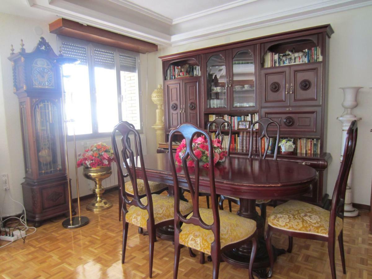 Casa De Julio Marroquin Villa Pradoluengo Bagian luar foto