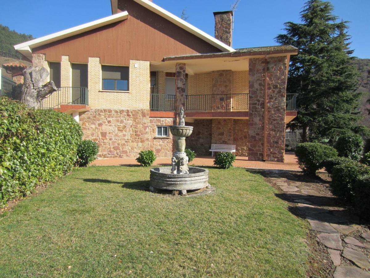 Casa De Julio Marroquin Villa Pradoluengo Bagian luar foto